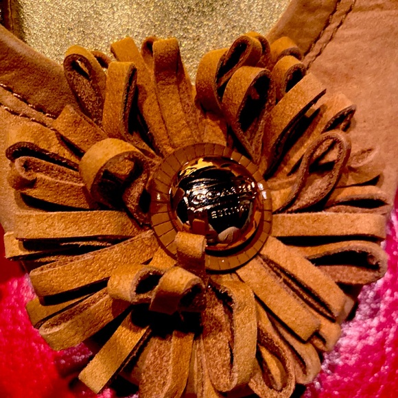 Coach Beautiful Nude Suede Gold Leather Lining Logo Flower Flats - Picture 3 of 12